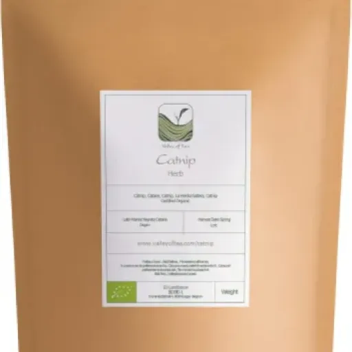 Test Herbe A Chat Séchée Valley of Tea : la cataire qui rend (presque) tous les chats zinzins